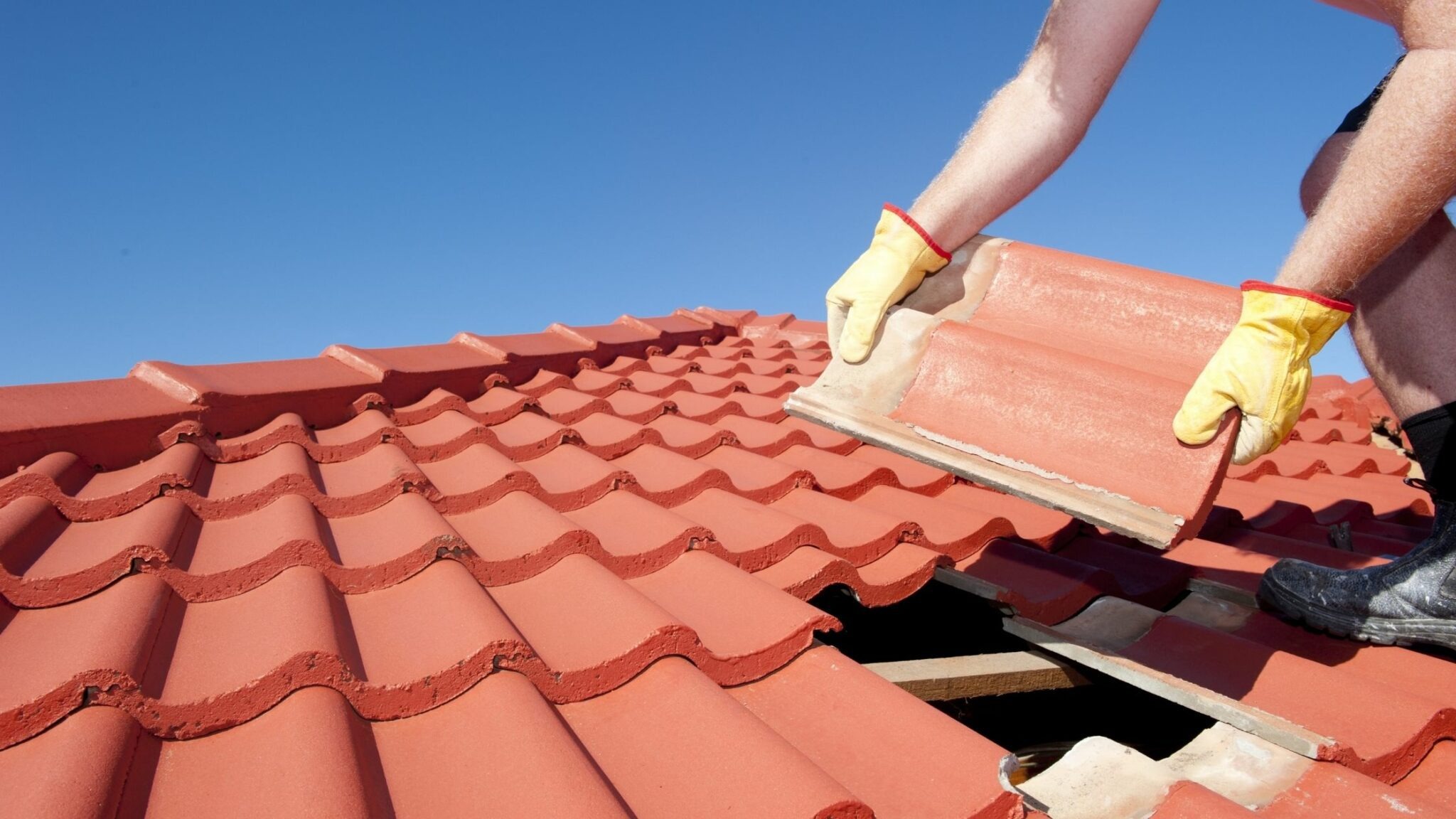 Choosing a Roofing Contractor in Schererville for Your Replacement Project