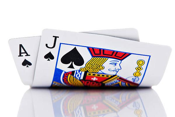 Explore Exciting Card Tables among the best online casino sites Singapore for Players